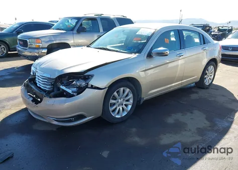 2013 Chrysler 200 Limited z USA, uszkodzony, nr VIN 1C3CCBCG1DN702270